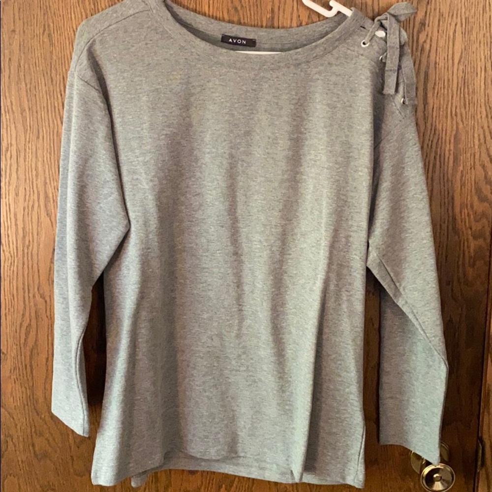 Avon gray sweater 💖